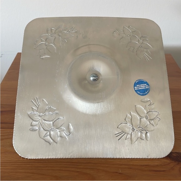 Vintage Aluminum Tidbit Tray by Millbrook Industries Canada - Picture 4 of 6